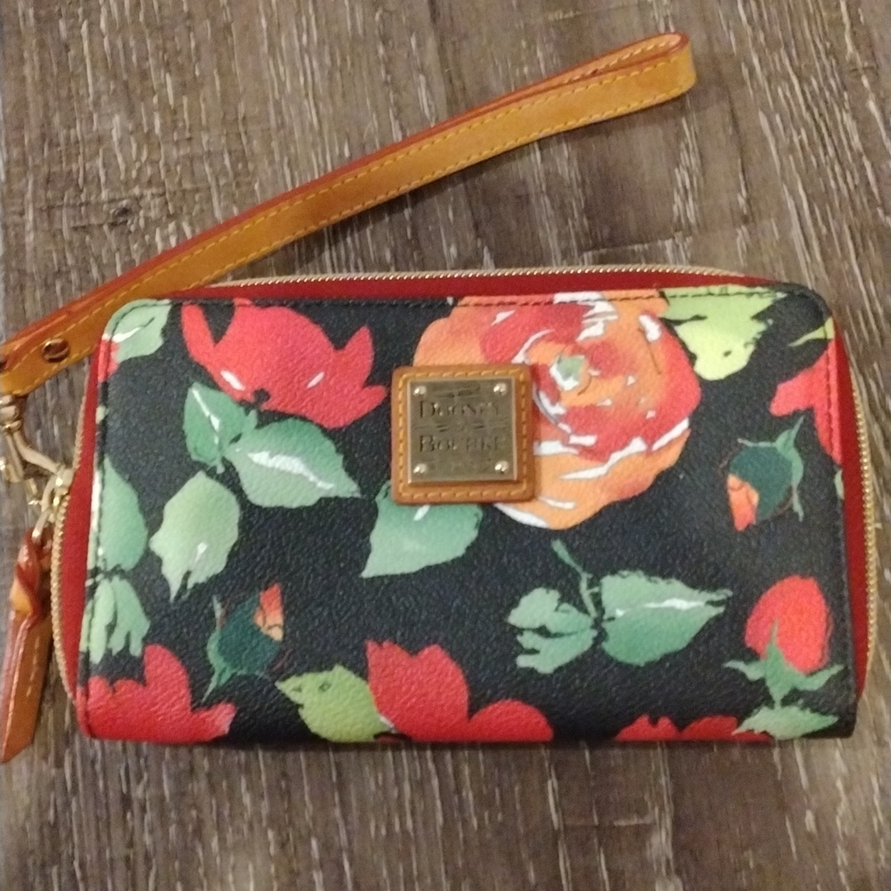 Dooney & Bourke wristlet